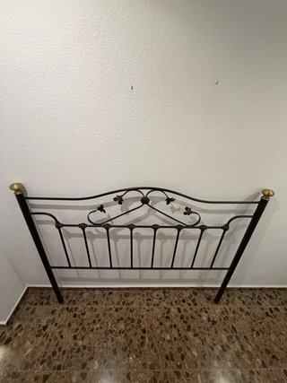 Cabezal cama 1.5m metal negro y dorado