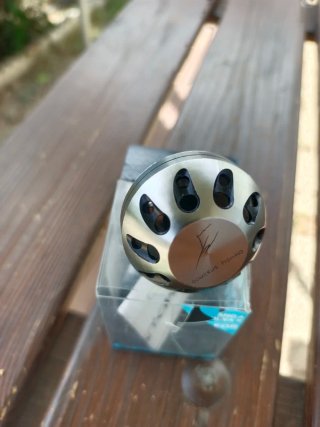 Pomo GOMEXUS 38mm para carretes Shimano/Daiwa