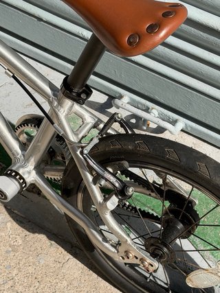 Bicicleta Early Rider Belter 16 con correa