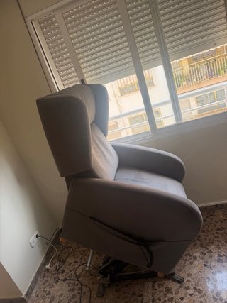 Sillón Elevable y Reclinable Gris