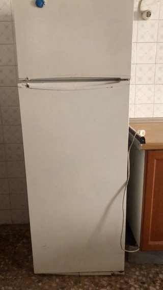 4 Frigoríficos rotos: sólo funciona el congelador.