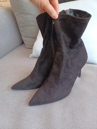 Botines Zara Ante Negro