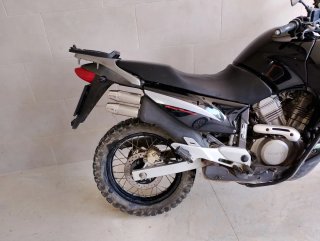Honda Transalp 650 Negra