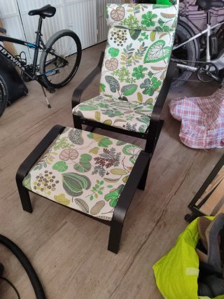 Sillón Poang Ikea con Reposapiés