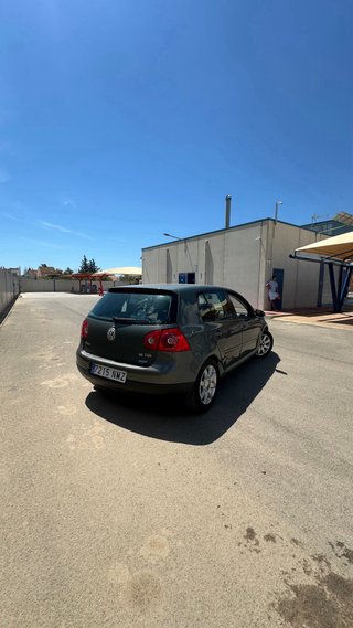 Volkswagen Golf 2004