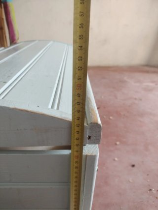Baúl infantil gris y blanco