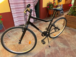 Bicicleta Trekking Riverside 100 Negra
