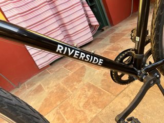 Bicicleta Trekking Riverside 100 Negra