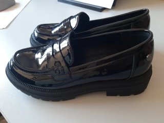 Mocasines Xti charol negro talla 35