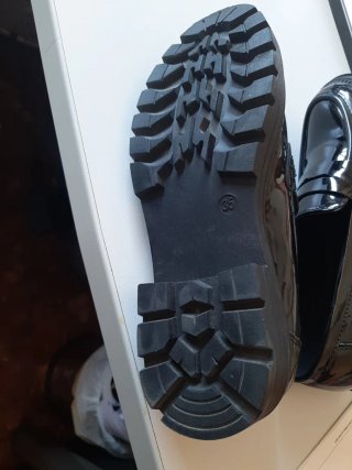 Mocasines Xti charol negro talla 35