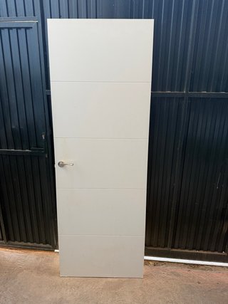 Puerta interior blanca madera maciza