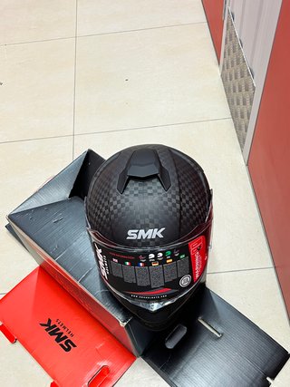 Casco SMK Titan Carbono Mate Talla S