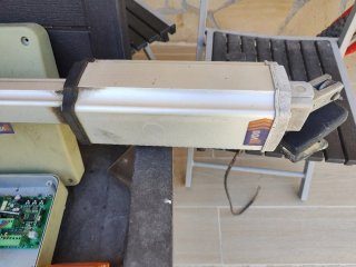 Motor hidráulico con panel y luz
