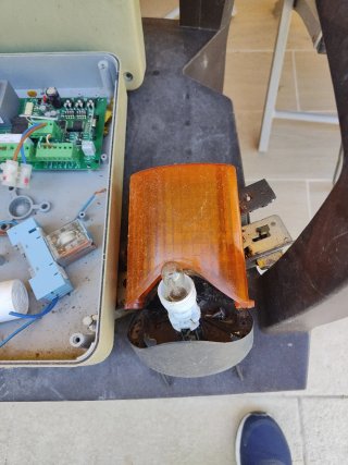 Motor hidráulico con panel y luz