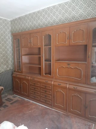 Muebles antiguos. Recoger en un pueblo de Segovia.