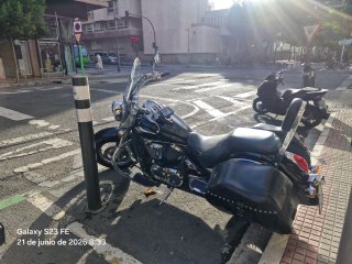 Kawasaki VN900 Custom Negra