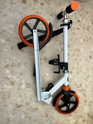 Patinete infantil blanco y naranja