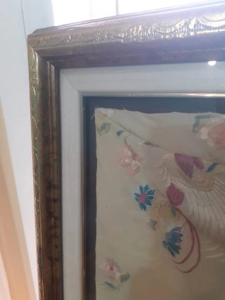 Mantón de Manila muy antiguo enmarcado