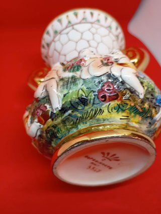 Vaso vintage Ceramica Capodimonte bordi Dorati