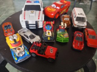 Lote de 10 coches de juguete