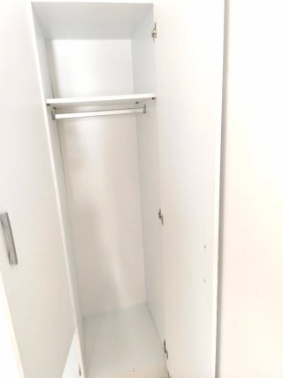 Armario ropero blanco 3 puertas, le falta un cajón