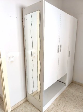 Armario ropero blanco 3 puertas, le falta un cajón