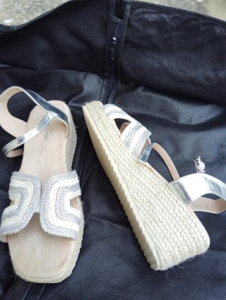 Sandalias Lady Glory cuña esparto beige y plata