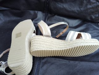 Sandalias Lady Glory cuña esparto beige y plata
