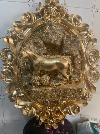Cuadro decorativo dorado con caballo