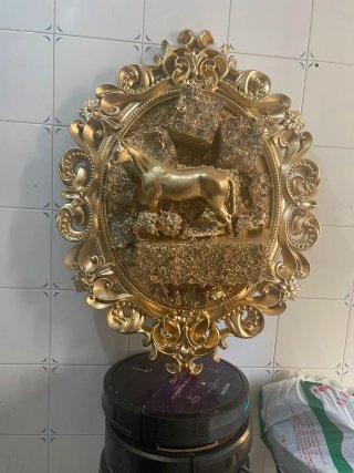 Cuadro decorativo dorado con caballo