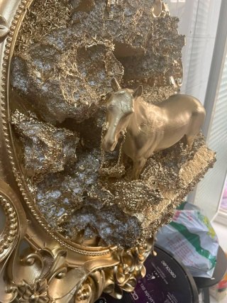 Cuadro decorativo dorado con caballo