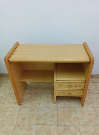 Escritorio infantil de madera