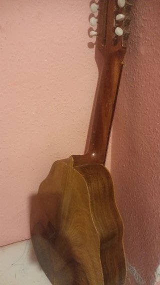Guitarra de madera clásica
