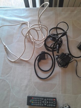 TDT Giga TV25 con mando a distancia