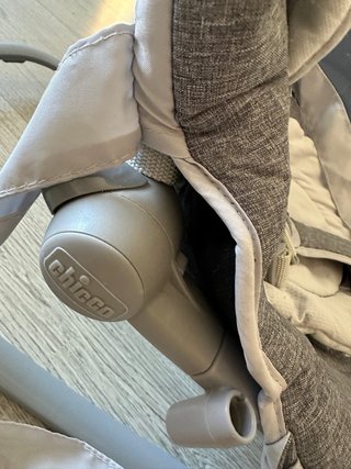 Hamaca bebé Chicco gris