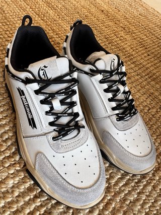 Zapatillas Just Cavalli Blancas y Grises