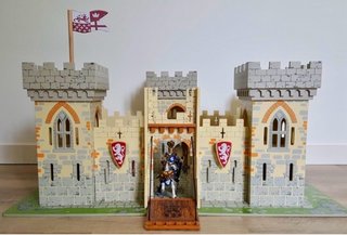 Castillo de madera para niños