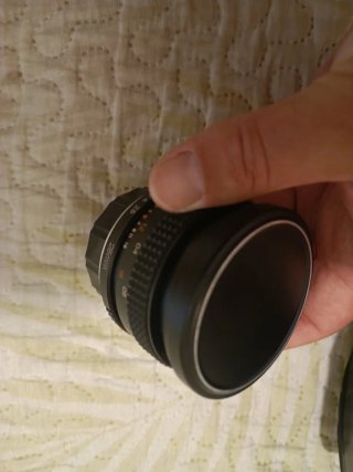 Objetivo Sun 28mm f/2.5 Wide-Auto con funda y tapa