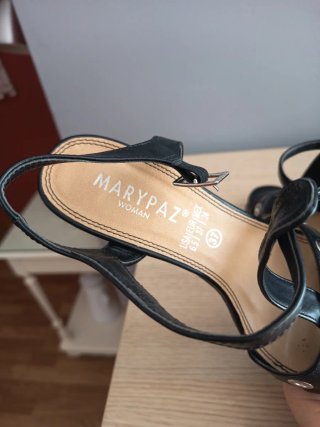Sandalias de tacón negras