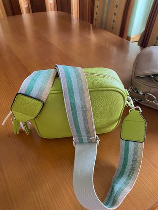 Bolso bandolera verde y multicolor