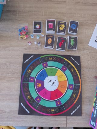 Preguntados Juego de Mesa y Móvil