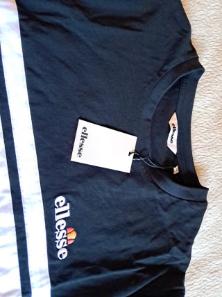 Camiseta Ellesse Negra Talla xl con etiqueta