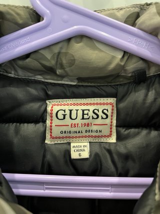Chaleco Guess niño/a Talla.6