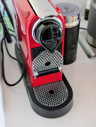Cafetera Nespresso C123 + Espumador