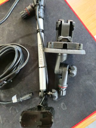 Sonda Lowrance Hook 5 Reveal 83/200HDI + PoweryMax