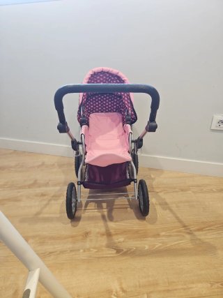 Carrito de muñecas rosa y morado