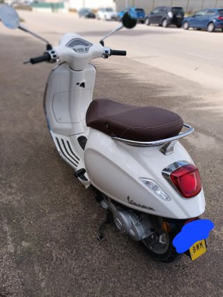 Vespa Primavera 50 4t 2021 Blanca