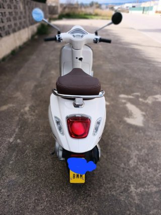Vespa Primavera 50 4t 2021 Blanca