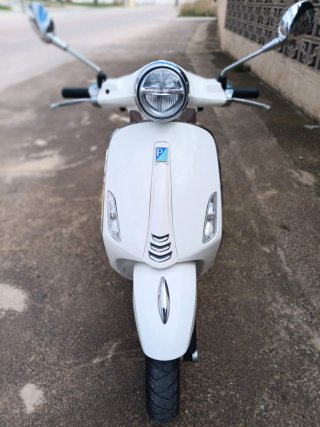 Vespa Primavera 50 4t 2021 Blanca