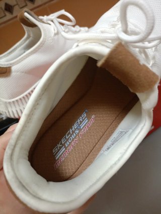 Zapatillas Skechers Blancas y Marrones